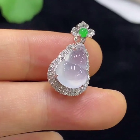 F34974907 Jadeite Gourd Inlaid Pendant 18k Non-Diamond (1 piece) Total Weight Approx. 2.87g
