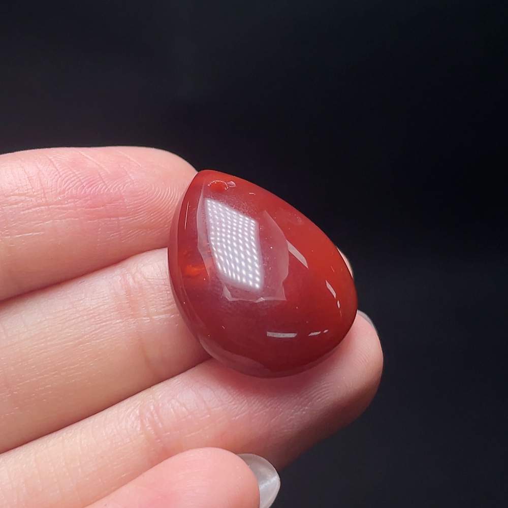 C34049250 South Red Agate Pendant with Visible Organic Matter, Total Weight Approximately 4.77g