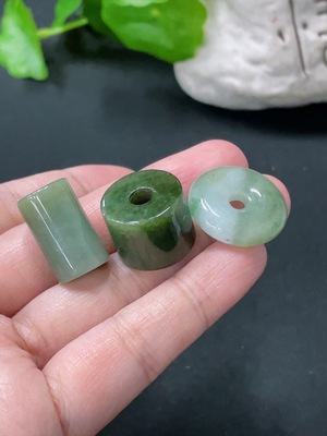F33935348 Jadeite Pendant Sell as a Lot