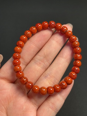 C46540299 南红玛瑙手串 可见有机物 货品总重约13克 卡6.9mm左右