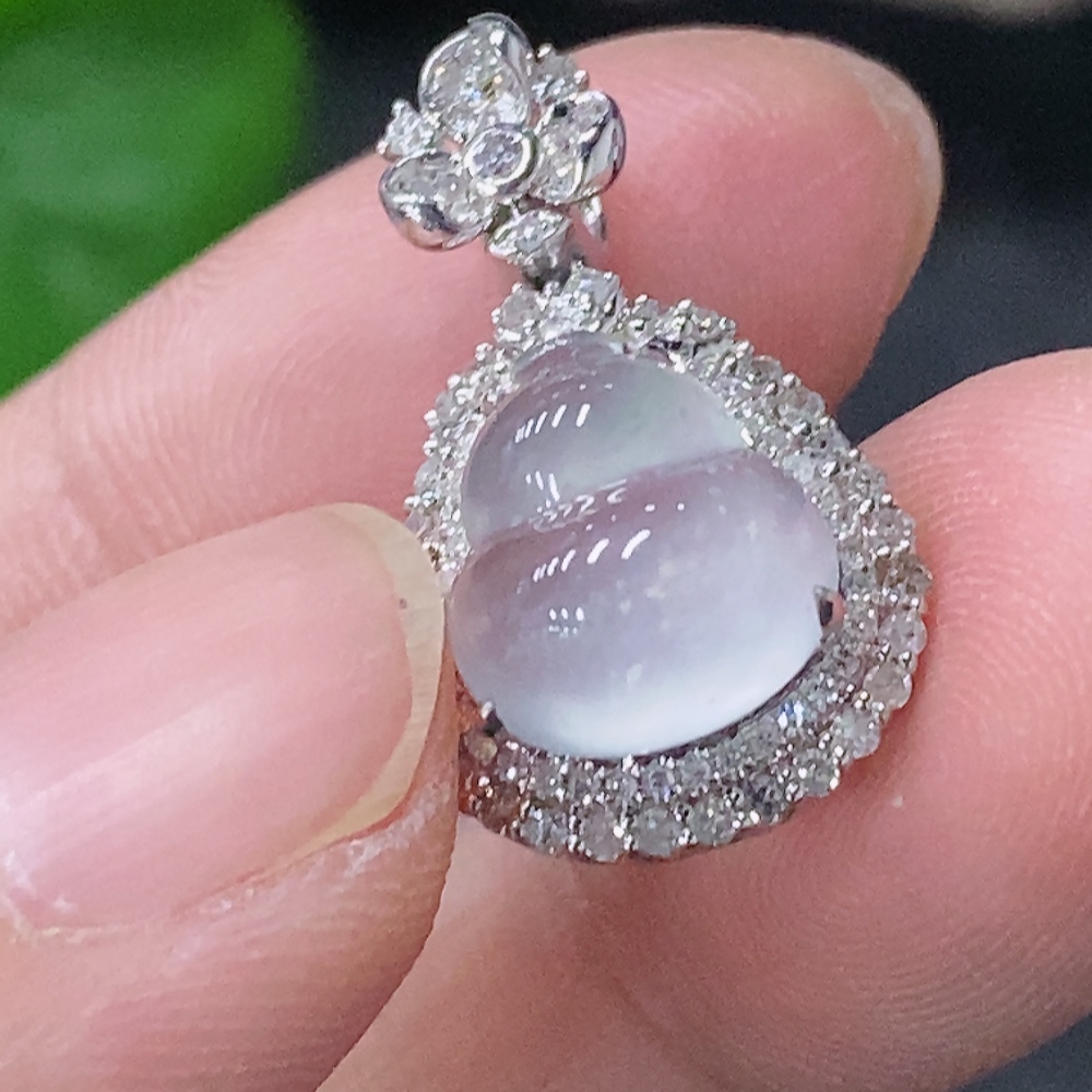 F32800255 Jadeite Inlaid Calabash Pendant with 18K Gold and Diamond Accents, Total Weight Approx. 2.358g