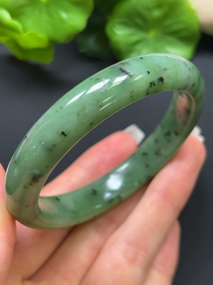H43107626 和田玉正圈手镯 圈口54.5mm 总重约45.01g