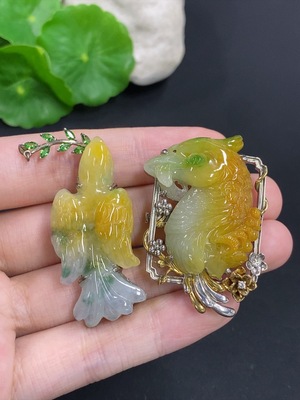 F46555382 翡翠镶嵌吊坠/胸针一手走 非金 颜色成因未定