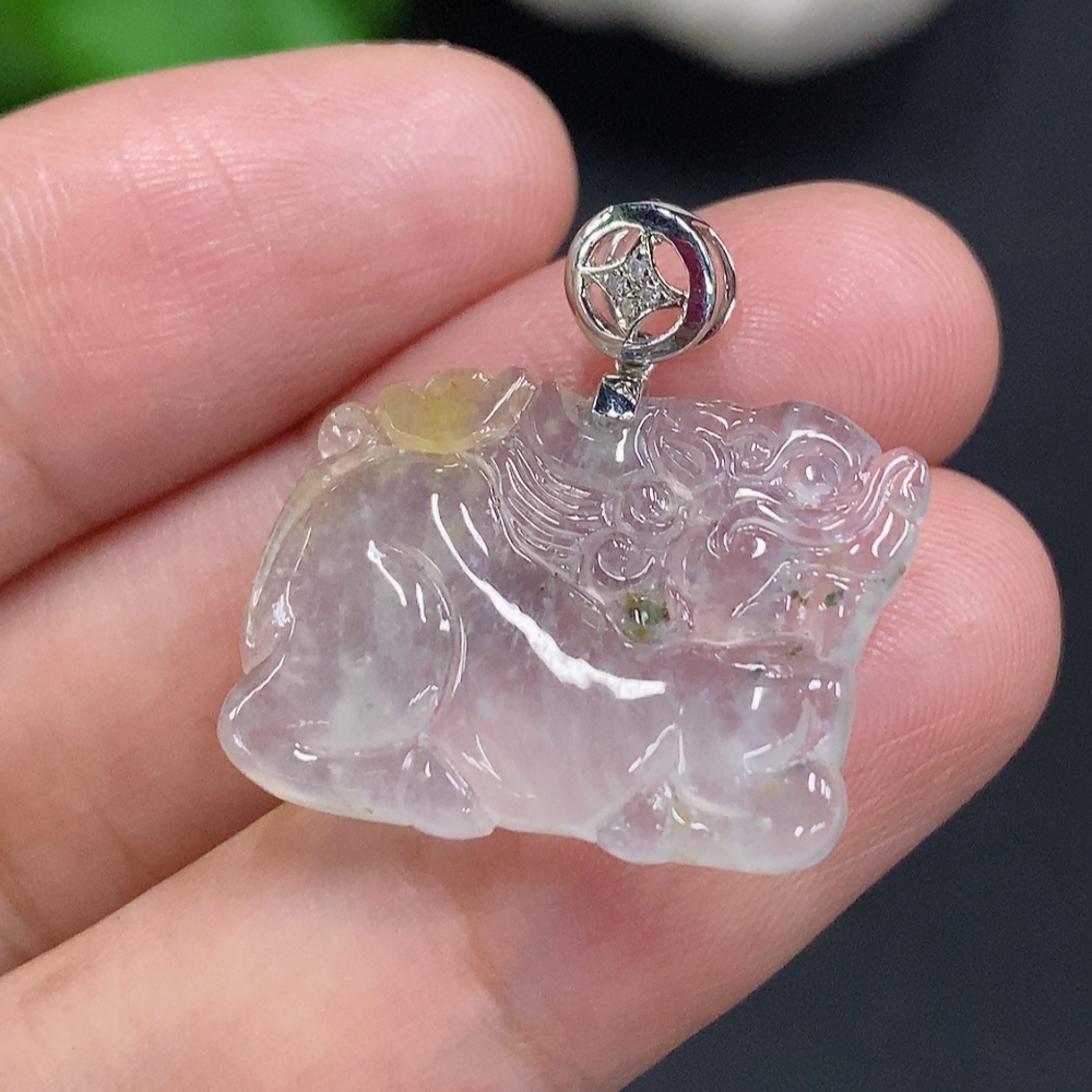 F30451005 jade pendant with 18K gold clasp, total weight approx. 3.2g (set with diamonds)