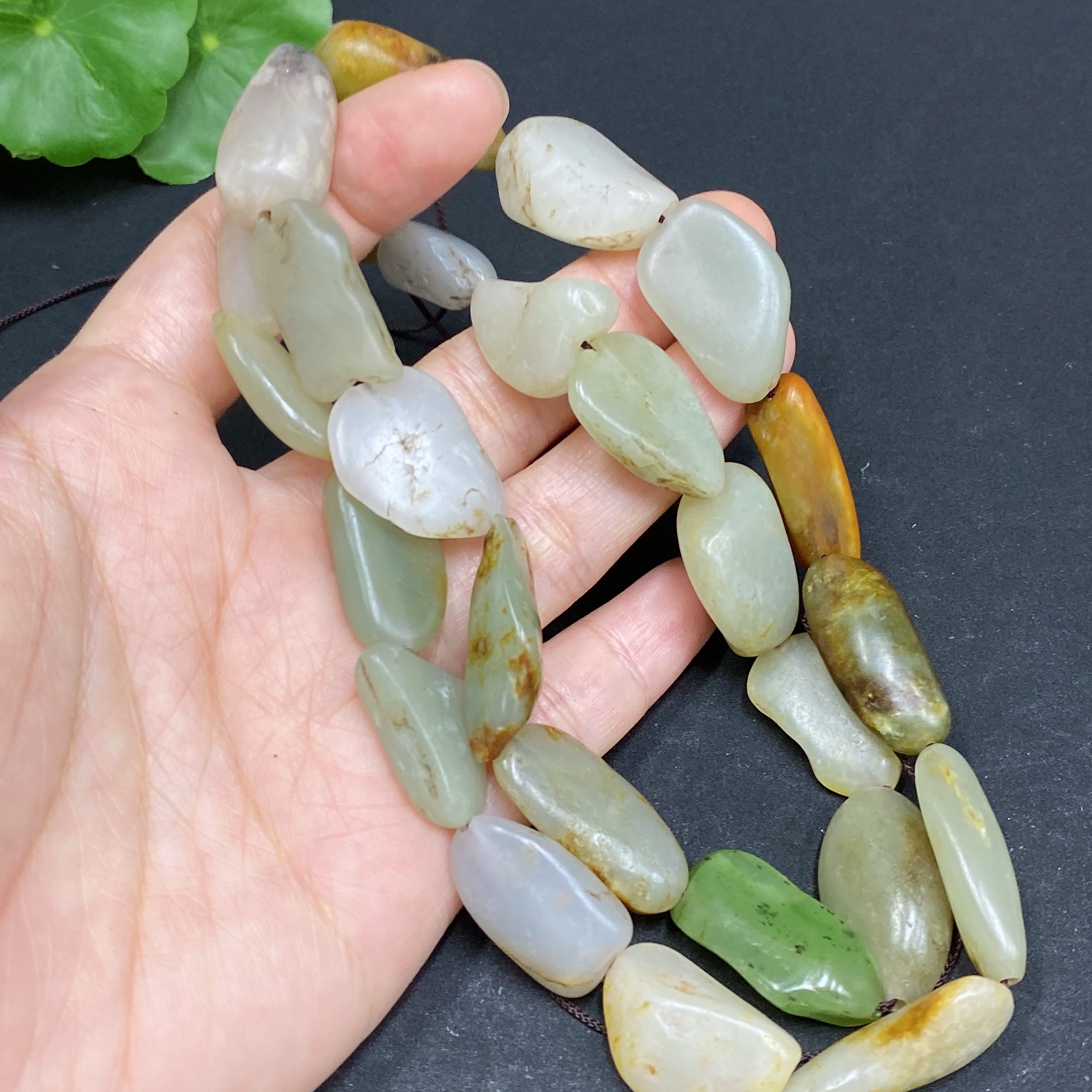 H33879243 Hetian Jade Bead Necklace, Total Weight Approx. 81.1g, Undetermined Skin Color Origin, Contains Other Mineral Components