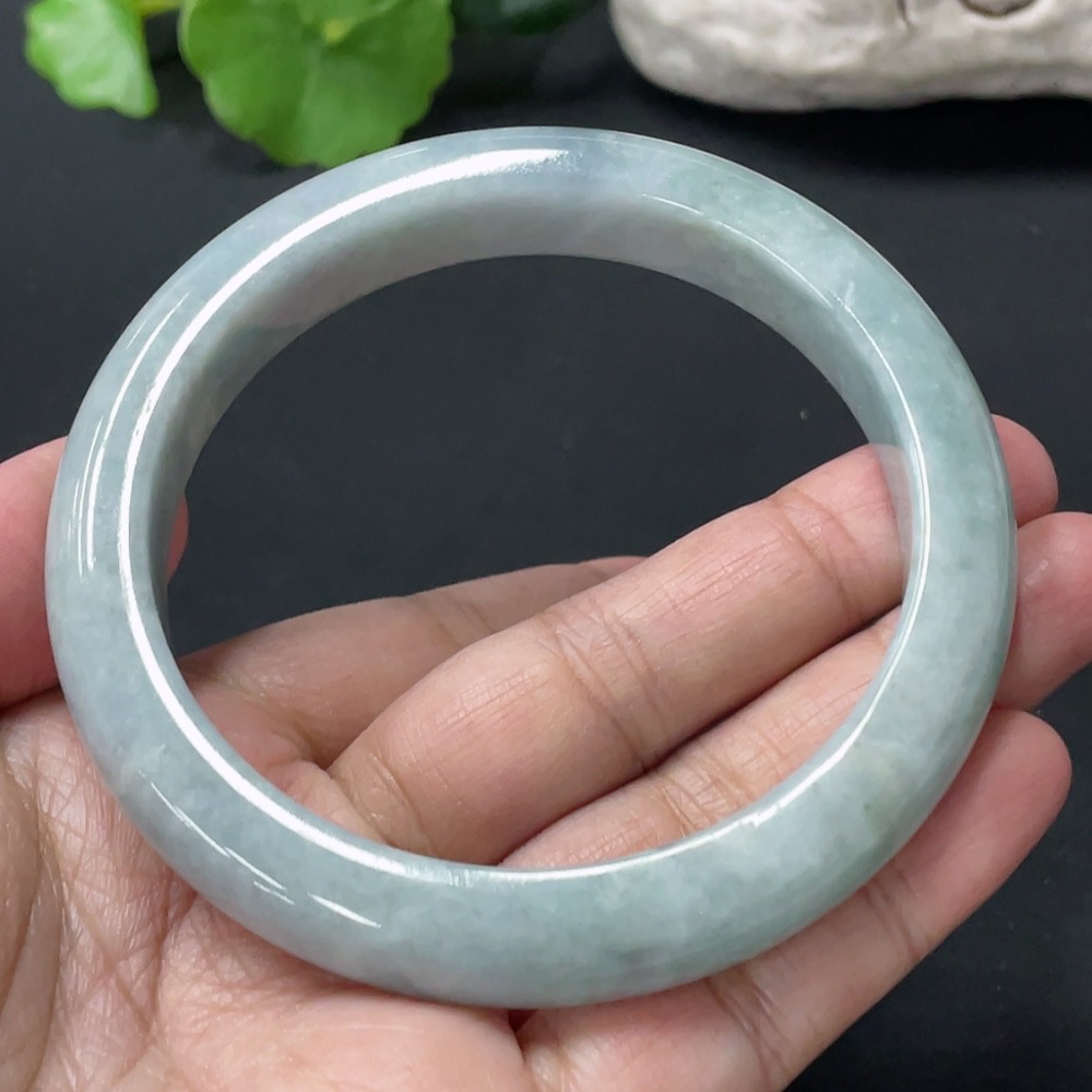 F29386965 Jadeite Round Bangle