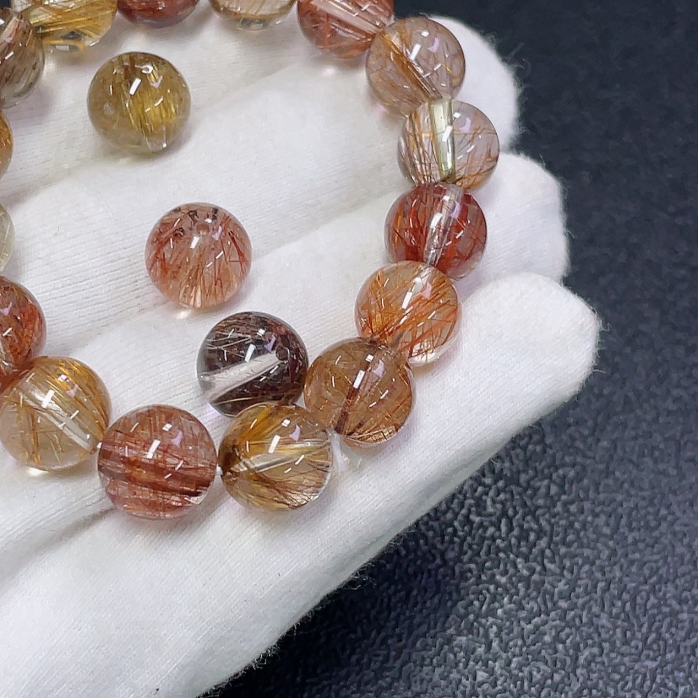 C30568319 Crystal Bracelet + Loose Beads Total Weight Approx. 31.88g Sell as a Lot 4 pcs