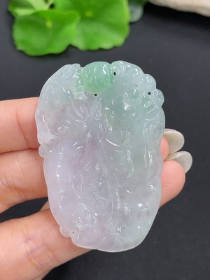 F41950195 翡翠挂件 货品总重约20.3g