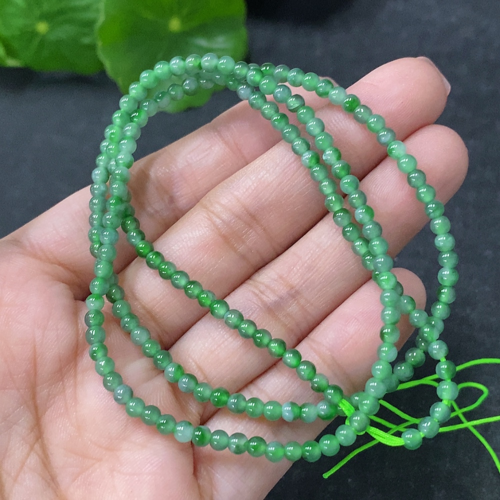 F34976428 Jadeite bead necklace, approx. 3mm, total weight about 7.87g
