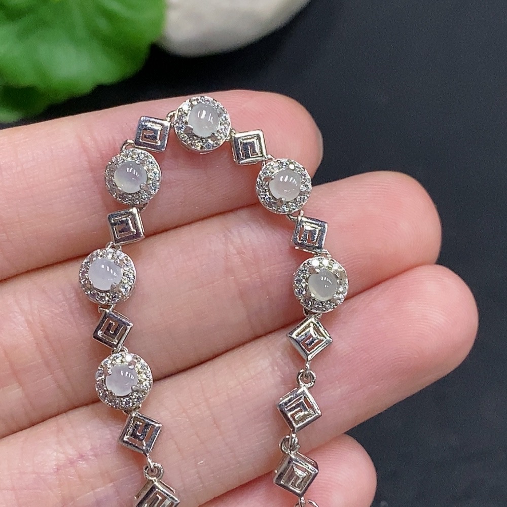 F30490511 Jadeite cabochon inlaid bracelet, non-gold setting, total weight approximately 4 grams