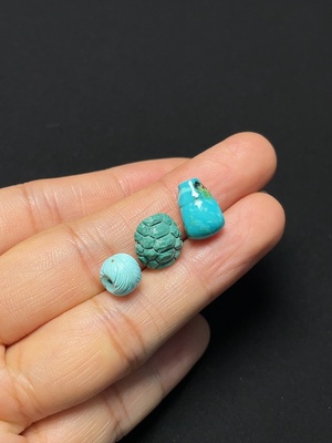 C46537016 绿松石饰品 含其他矿物成分 货品总重约2.39克 一手走 金属太小测不到