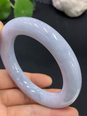F26012424 翡翠圆条手镯 货品总重约100.48g 圈口58.3