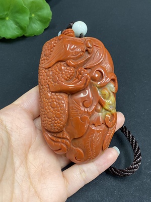H32771875 Yellow Dragon Jade Handheld Ornament - Three-legged Golden Toad