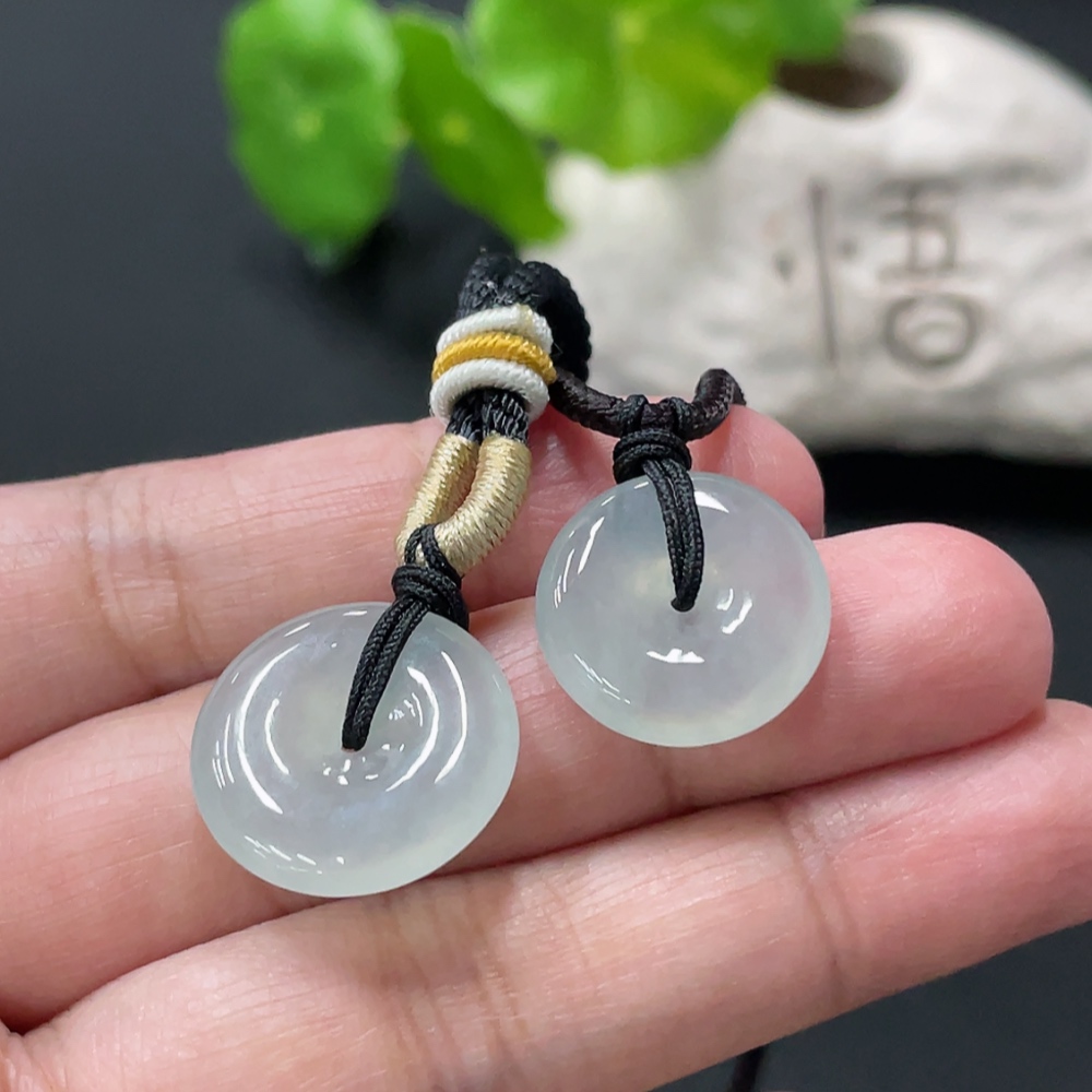 F35108117 Jadeite Peace Knot Pendant