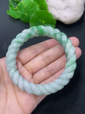 F45365816 翡翠麻花手镯 圈口52.2mm 货品总约重54.8g