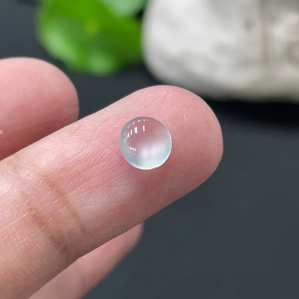 F35146730 Jadeite cabochon, total weight approx. 0.16g