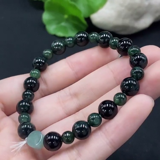 F34028582 Jadeite Bracelet 8.2/5.6mm Approx. Total Weight 15.4g