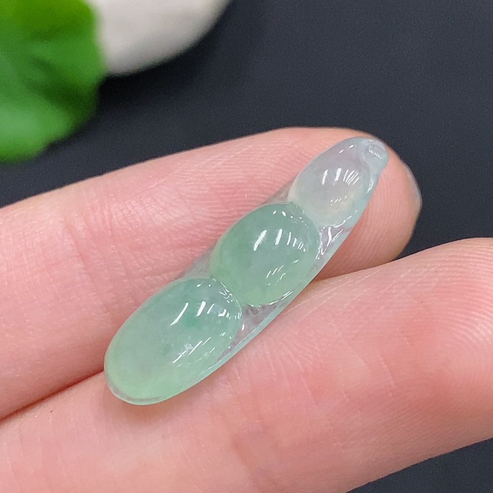 F32808308 Jadeite Lucky Bean Pendant