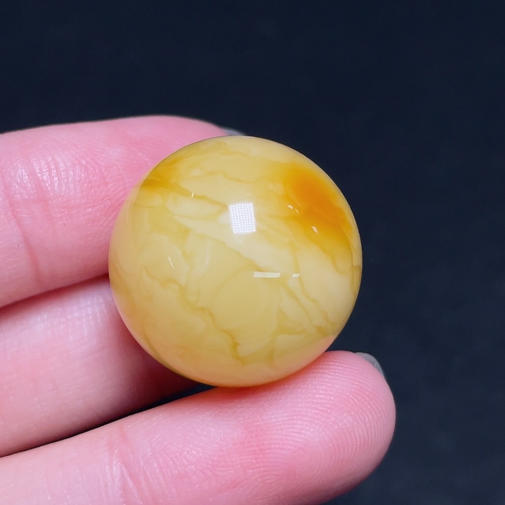 C24714694 Amber Beeswax Pendant Total Weight Approx.5.25g Size About 21mm