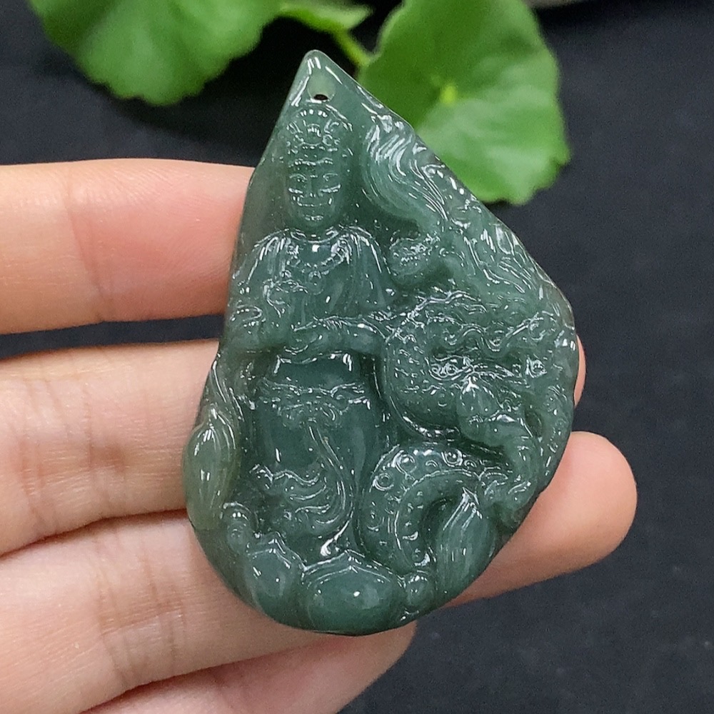 F30516467 Imperial Jadeite Guanyin Pendant with Dragon Design, Total Weight Approx. 21.87g