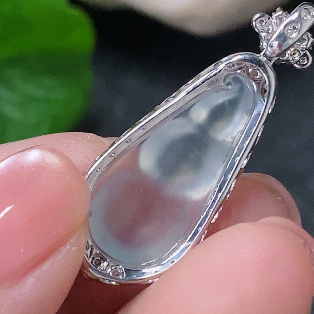 F34997848 Jadeite Inlaid Fu Dou Pendant with 18k Gold and Diamond Accents, Total Weight Approximately 2.45g