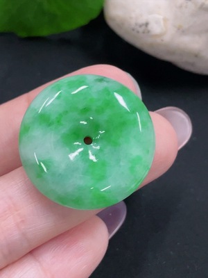 F34981424 Jadeite Peace Buckle Pendant, Total Weight Approximately 9g