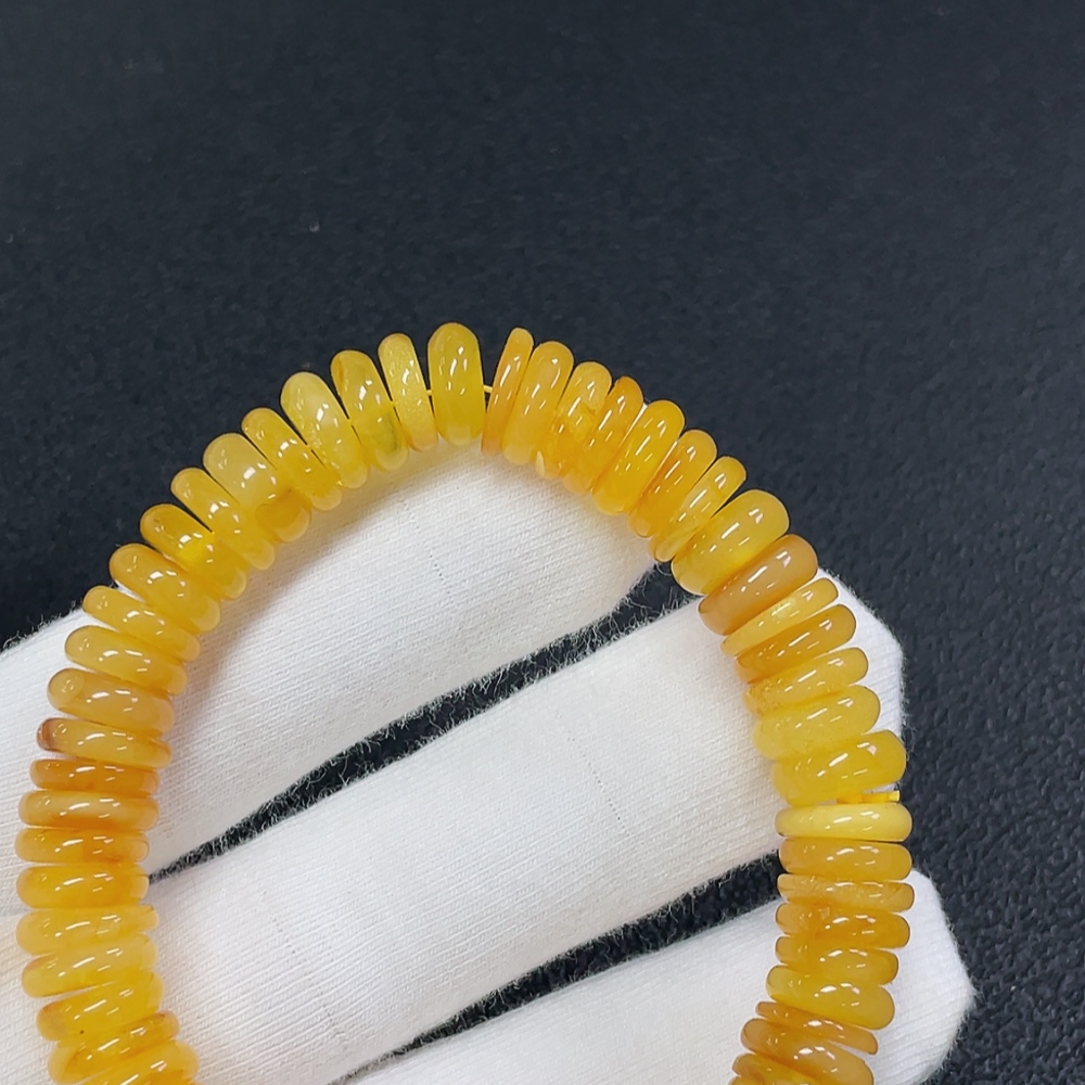 C28301995 Amber Beeswax Bracelet, Total Weight Approx. 12.65g, Size Approx. 9.7mm