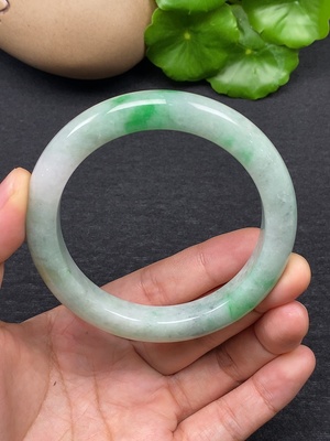 F46581231 翡翠正圈手镯 圈口57 总重约56.65g