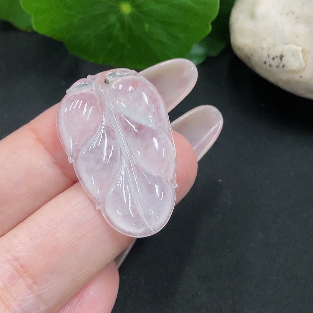 F35082455 Jadeite Leaf Pendant Total Weight Approx. 3.7g