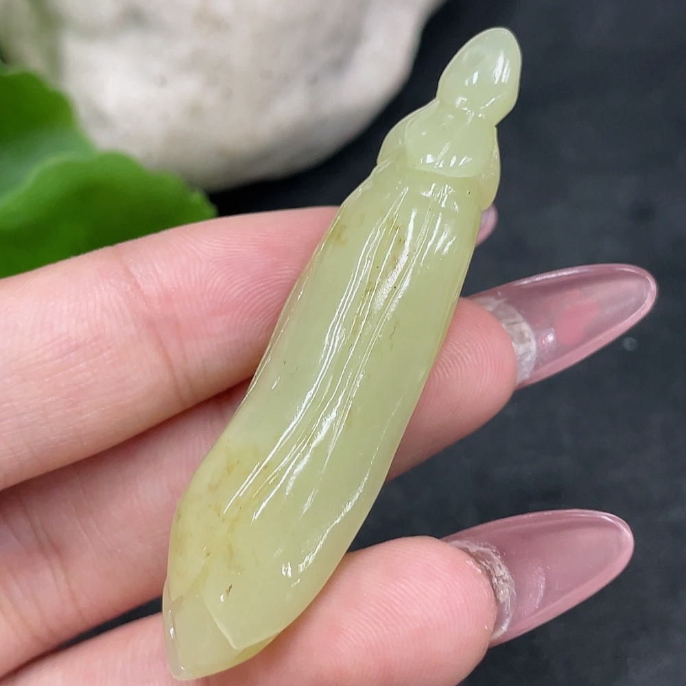 H33885333 Hetian Jade Pendant Magnolia Flower Undetermined Skin Color Cause Total Weight Approx. 12.8g