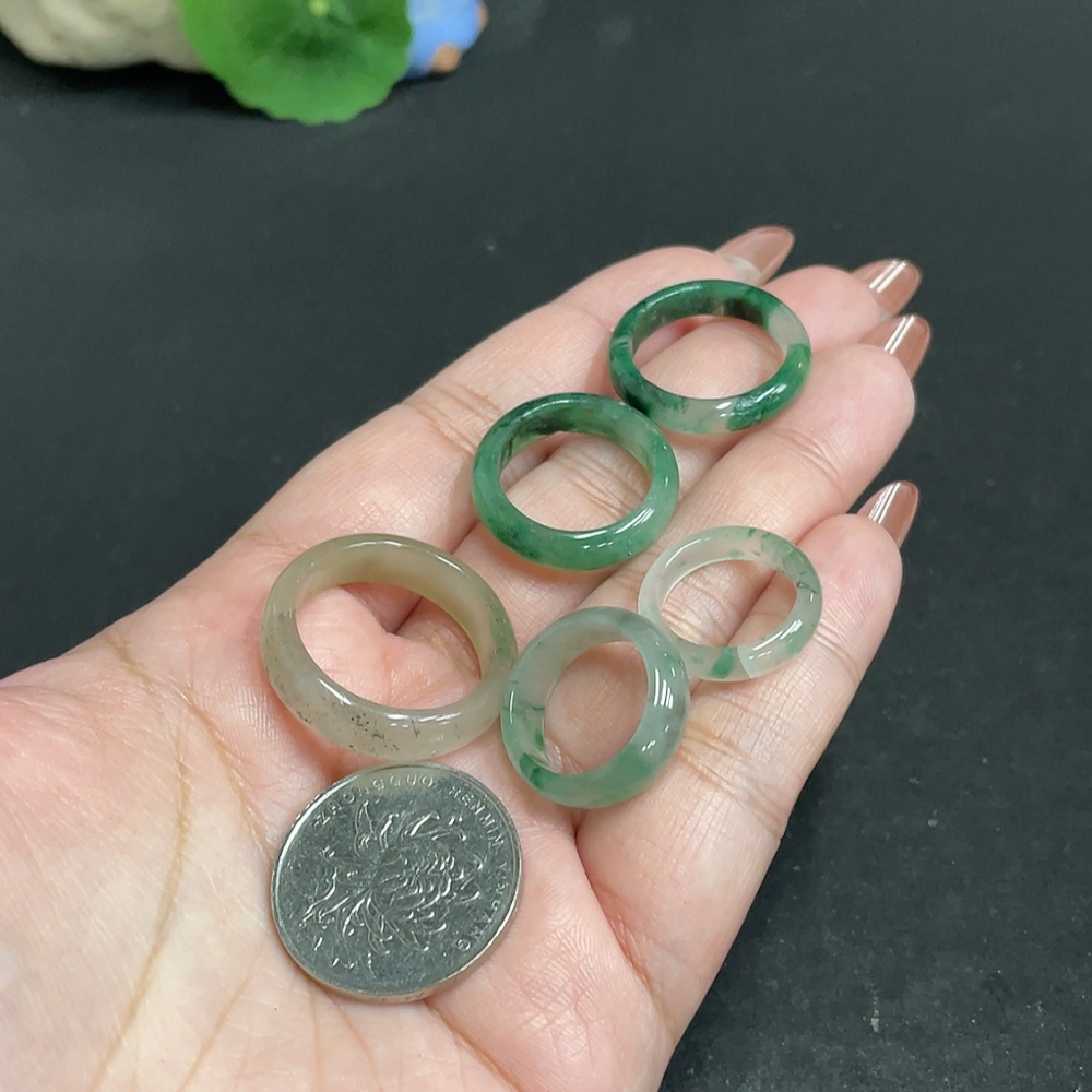 H35119472 African Emerald (Dulong Jade) Ring