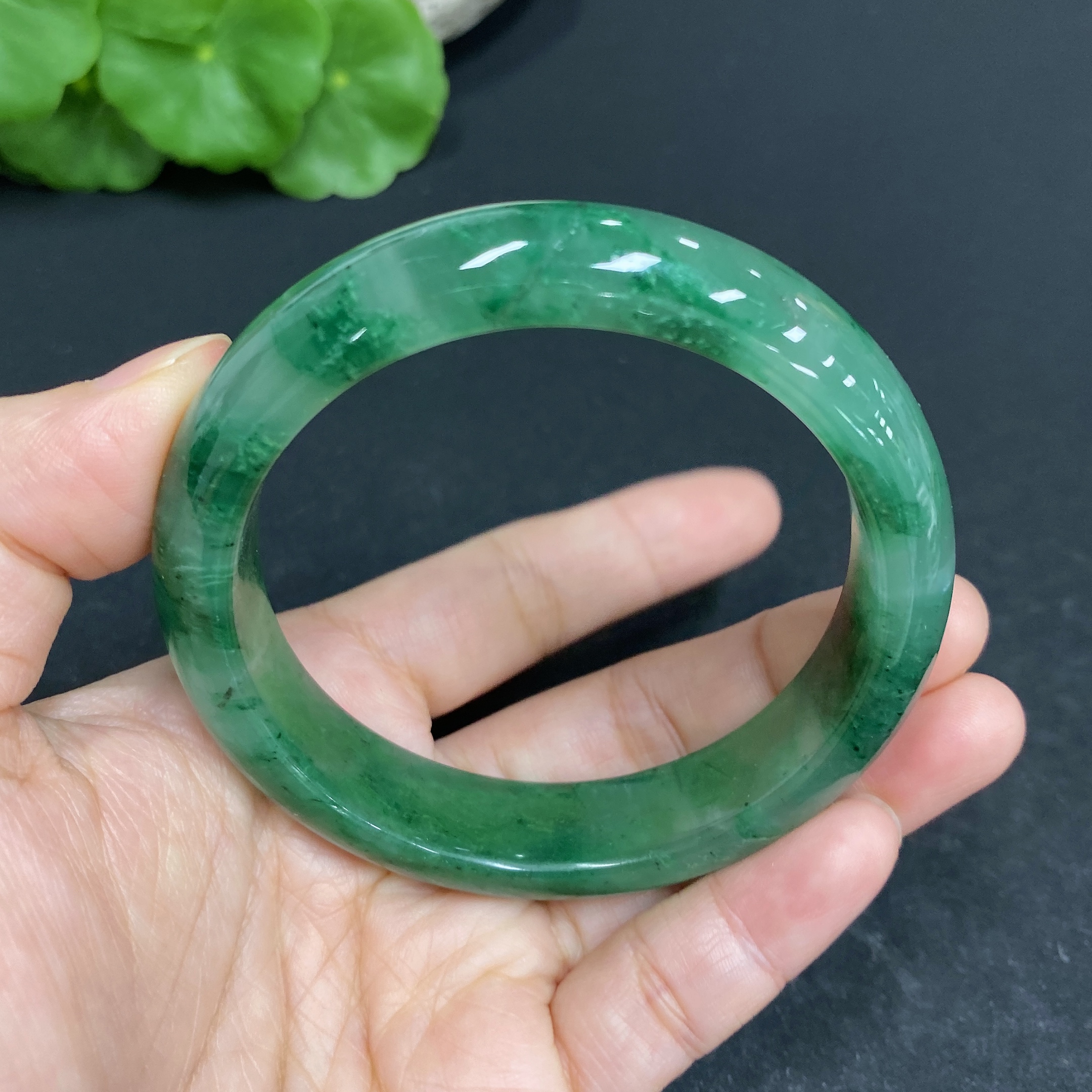 H33903693 African Emerald (Dulong Jade) Round Bracelet