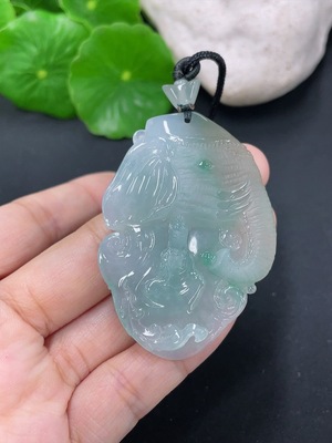 F41906729 翡翠挂件普贤 货品总约重 含绳22.43g