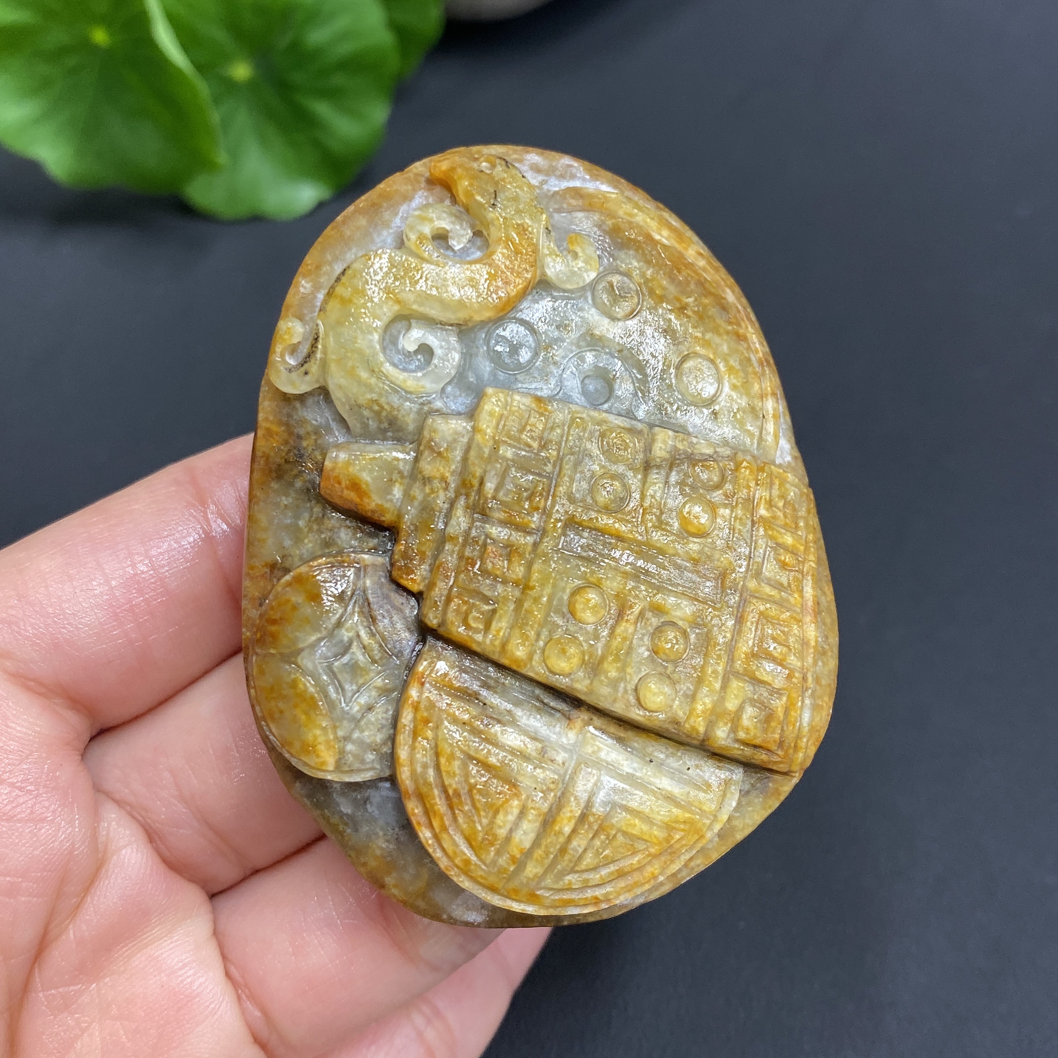 H15607447 Hetian Jade Seed Material Pendant, Antique-style Piece, Total Weight Approx. 69.6g, Undetermined Skin Color Origin