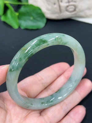 F46546255 翡翠正圈手镯 货品总重约45.8g 57.4圈口