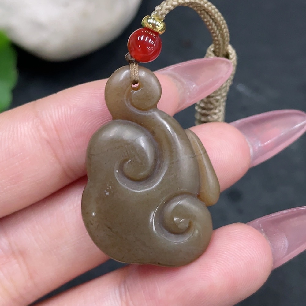 H33840897 Hetian Jade Pendant Ruyi