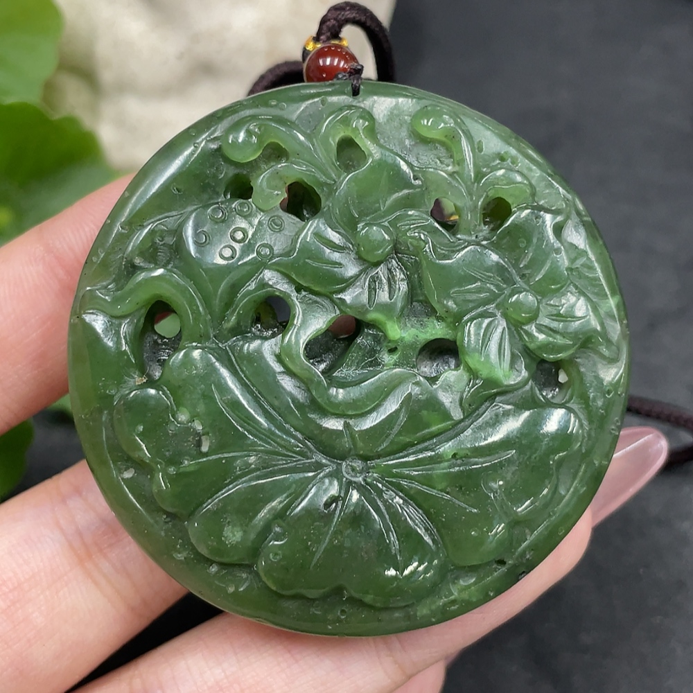 H33845929 Hetian Jade Pendant—Abundance Year After Year