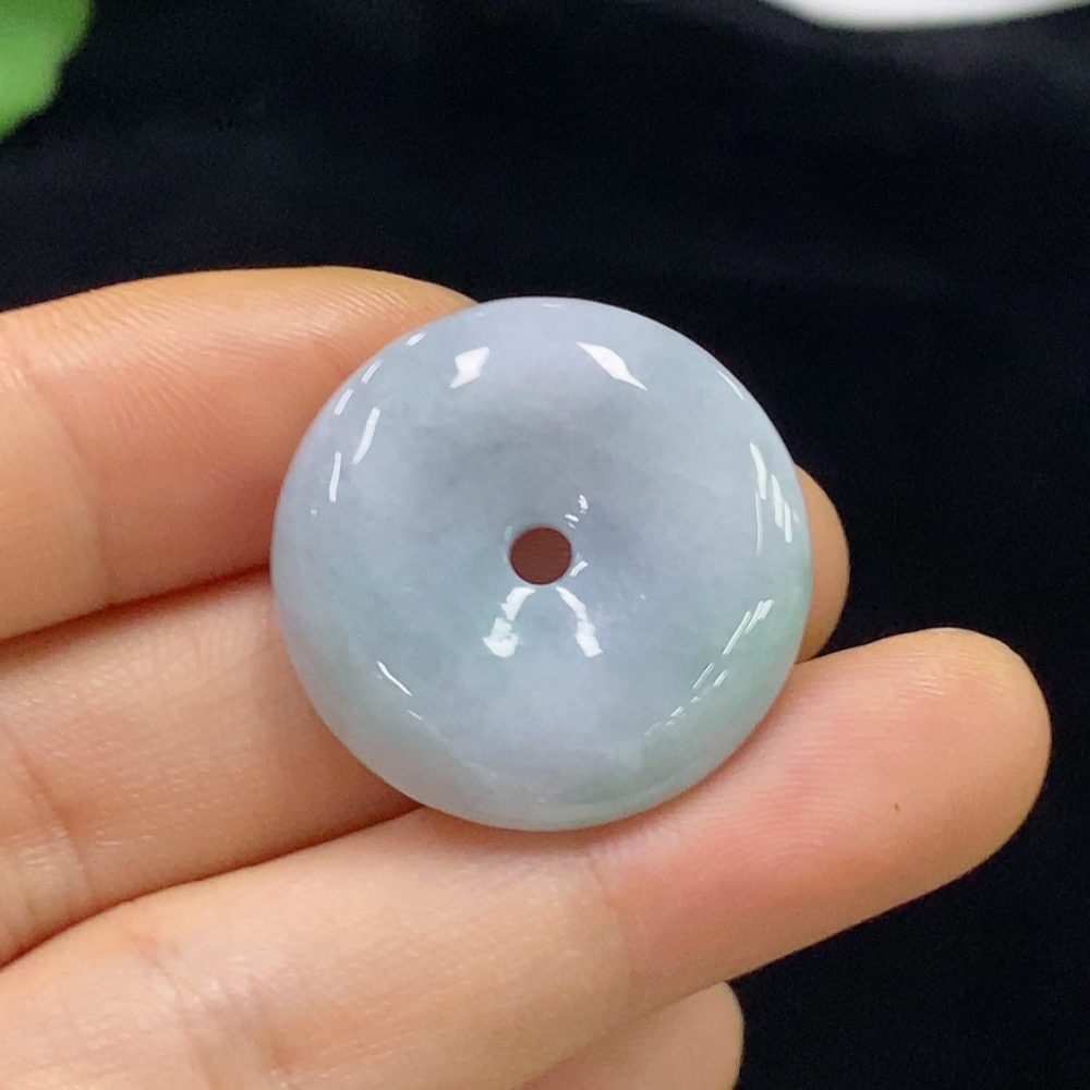F32790331 Jadeite Pendants Sell as a Lot