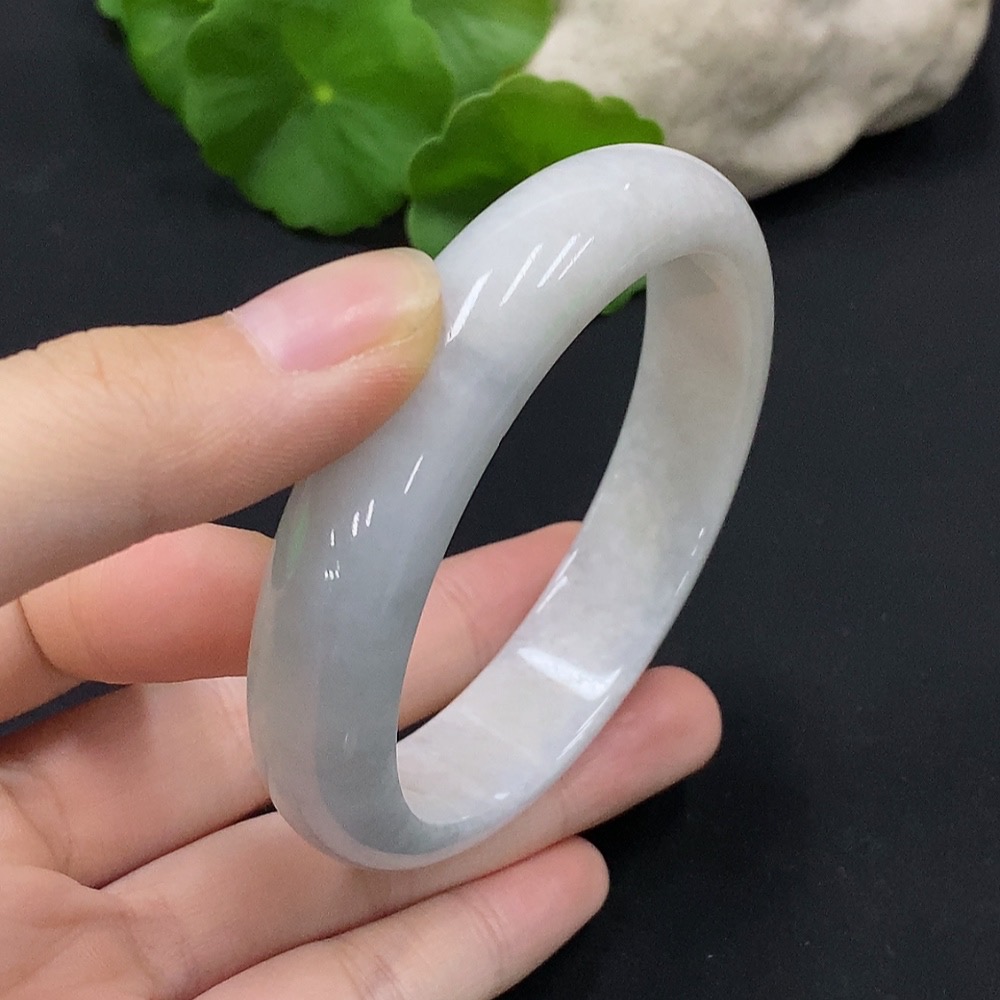 F33926888 Jadeite Round Bangle Size 58.6 Total Weight Approx. 58g