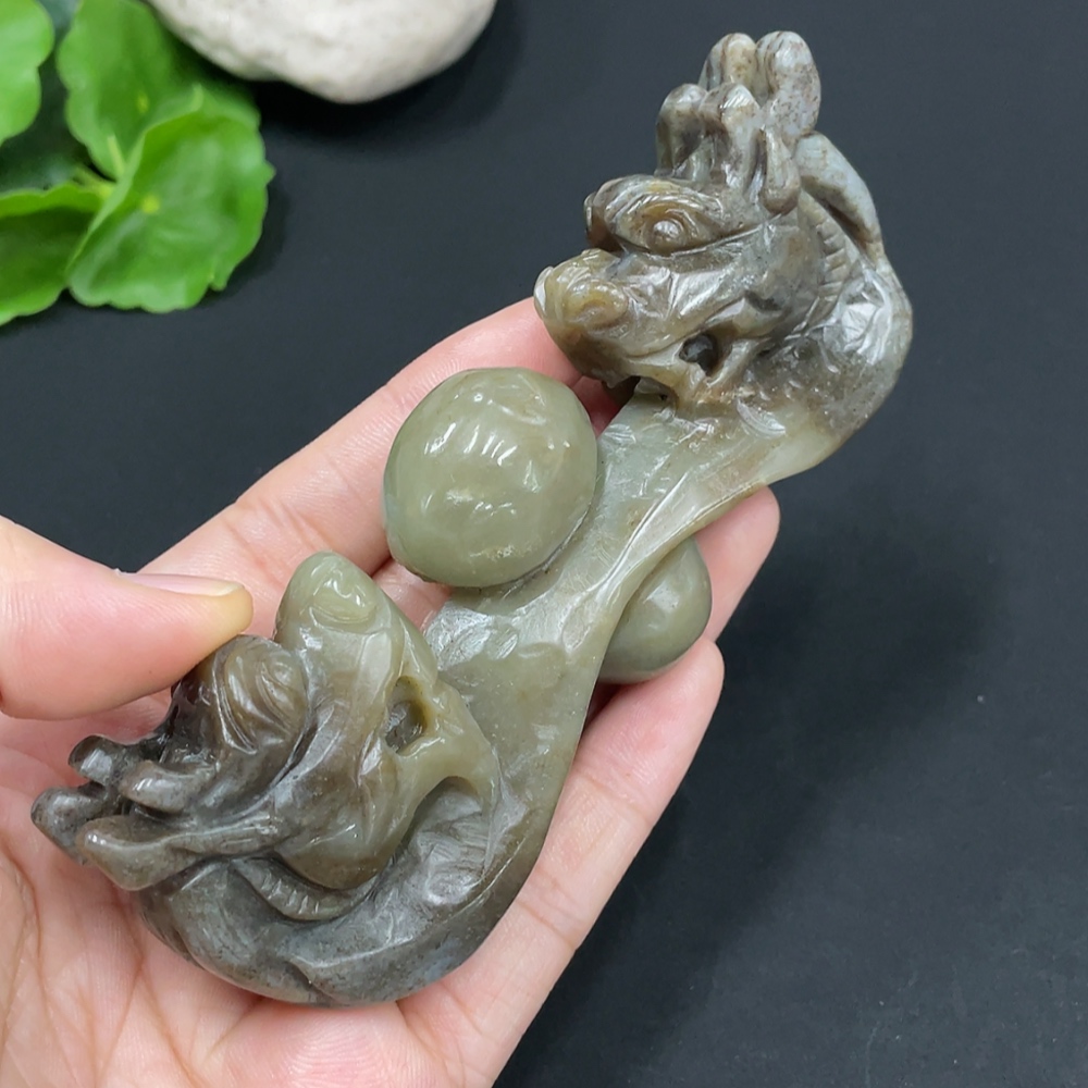 H29388959 Khotan Jade Ornament - Dragon Hook