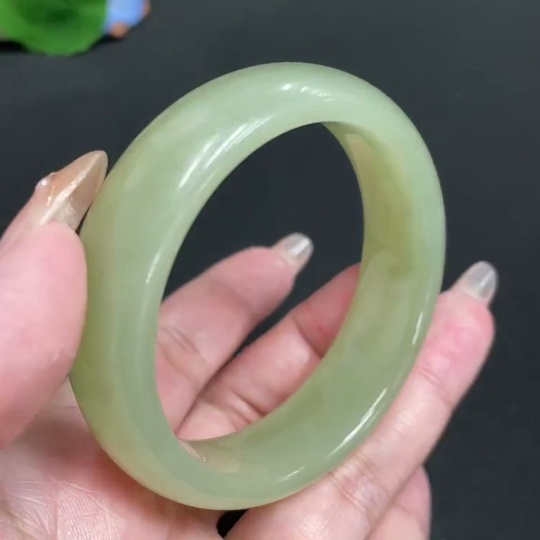 H32782056 Hetian Jade Round Bracelet Size 54.8 Total Weight Approx. 63g