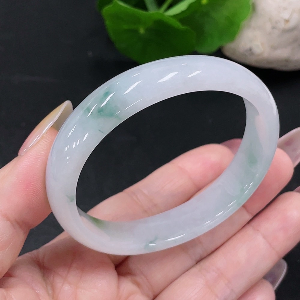 F34067796 Jadeite Concubine Bracelet Size 56/49.7 Total Weight Approx. 39.45g