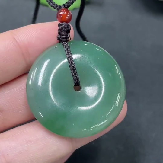 F19131179 Jadeite Peace Knot Pendant Total Weight 15.376g