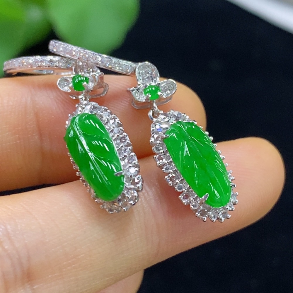 F35134343 Jadeite Lucky Bean Ear Clips 18k with Diamond Accents Total Weight Approx. 4.67g