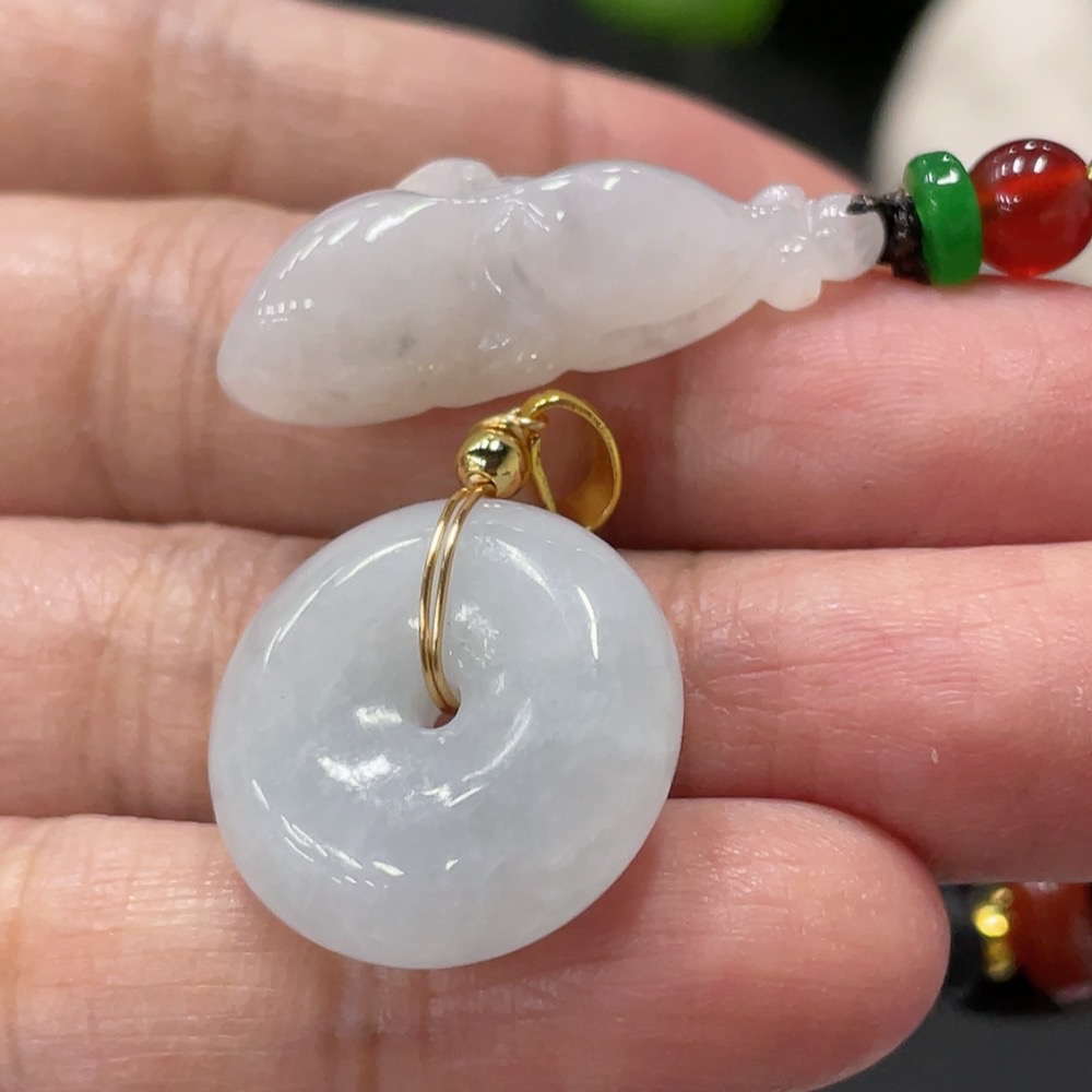 F35081683 Jadeite Pendant Sell as a Lot Non-Gold Beads Non-A