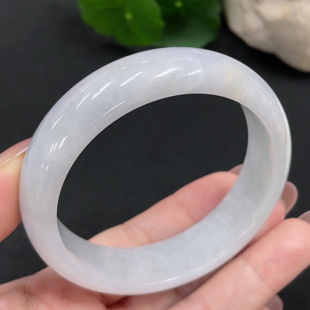 F28263093 Jadeite Regular Bangle, 57.8 Inner Diameter, Total Weight Approx. 66g