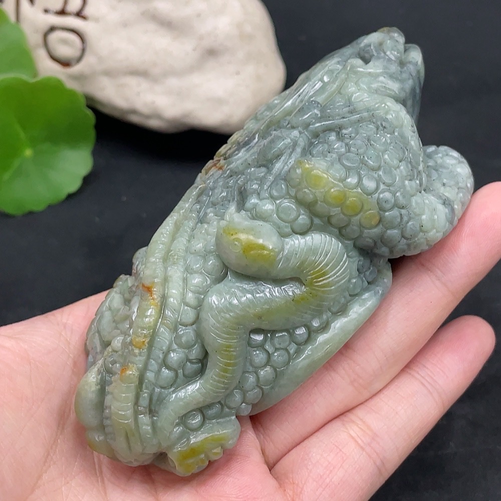 H31582276 Hetian Jade Ornament 'Five Poisons' with Undetermined Skin Color Origin, Total Weight Approx. 280.6g