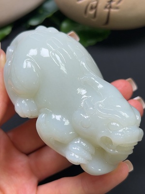H46529515 和田玉貔貅手把件 总重约234.22g