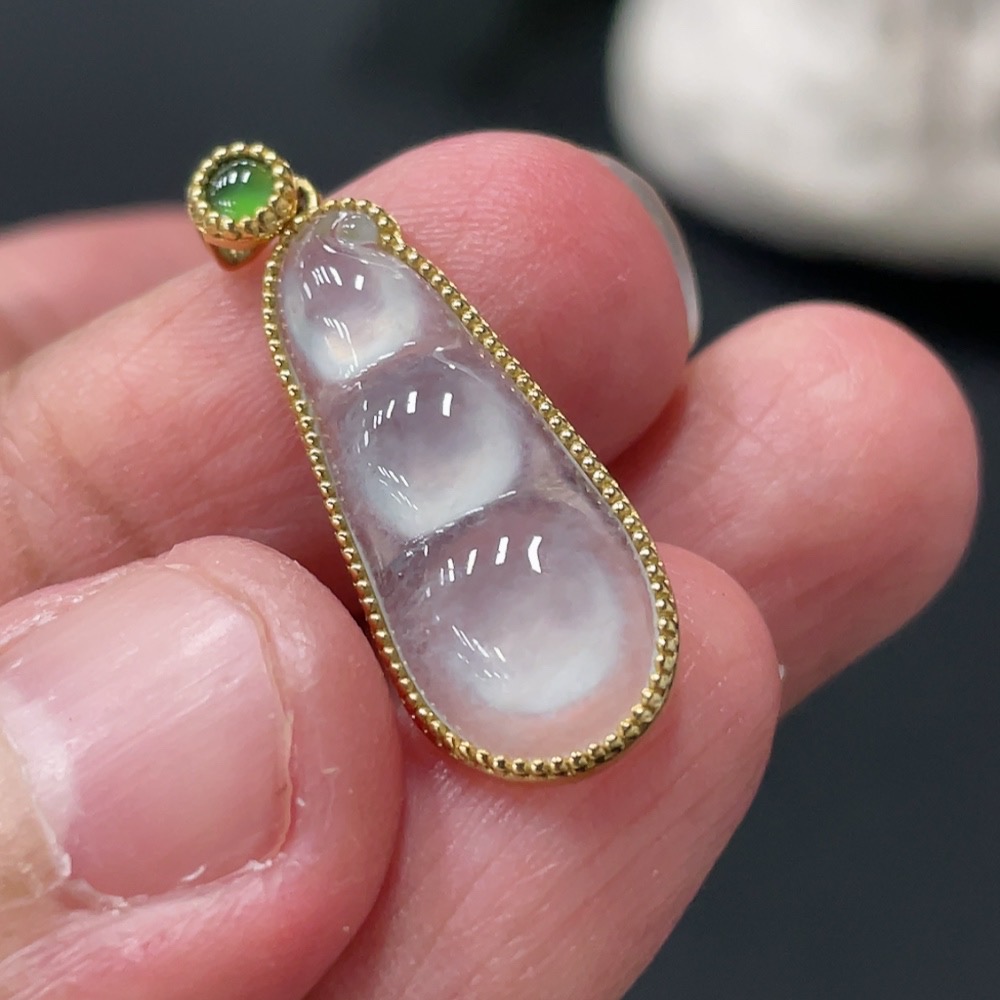 F30520074 Jadeite Lucky Bean Pendant Set in 18K Gold