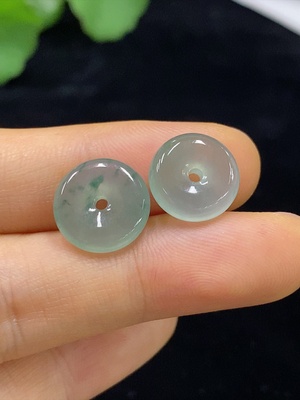 F34974781 Jadeite Pendants Sell as a Lot